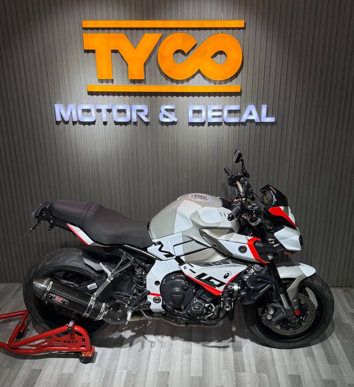Yamaha MT-10 1000cc 4
