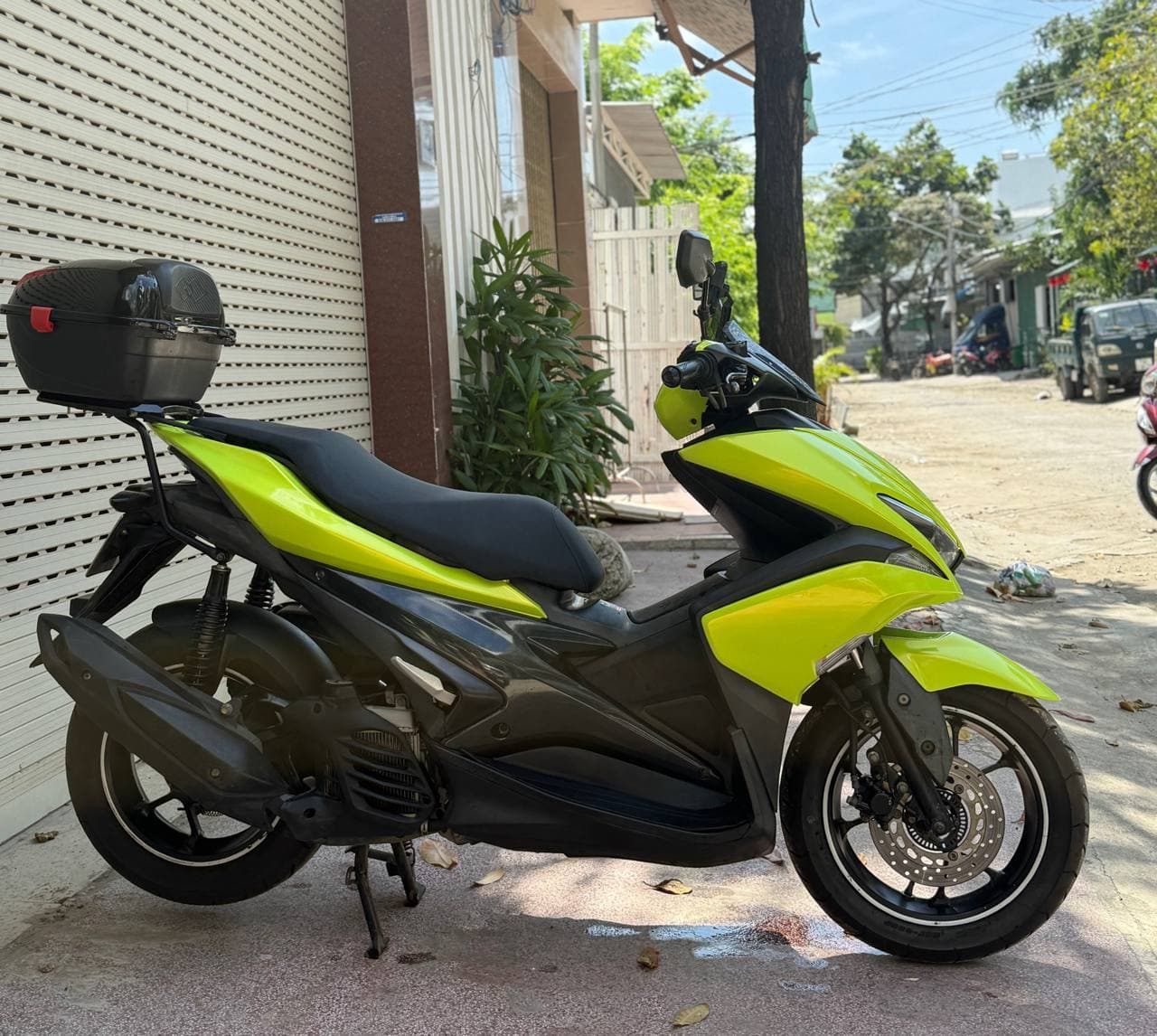 Yamaha NVX 155cc 3